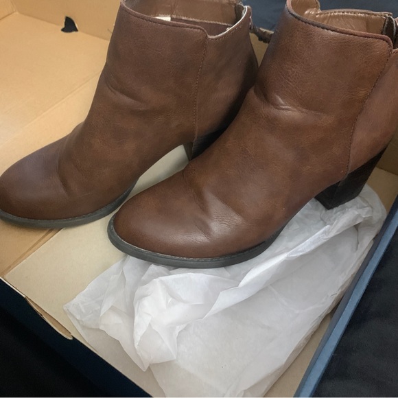 American Eagle Booties - Picture 1 of 8